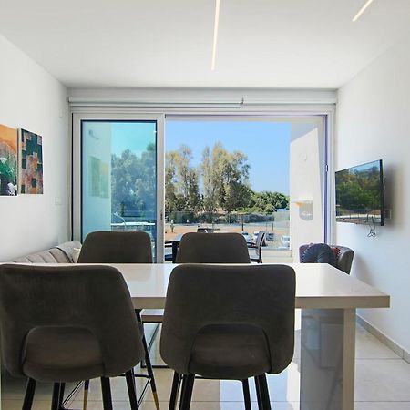 Apartamento Phaedrus Living - Seaside Executive Flat Harbour 203 Paphos Exterior foto