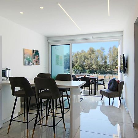 Apartamento Phaedrus Living - Seaside Executive Flat Harbour 203 Paphos Exterior foto