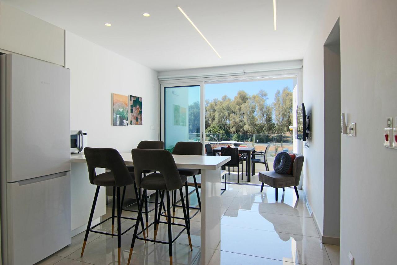 Apartamento Phaedrus Living - Seaside Executive Flat Harbour 203 Paphos Exterior foto