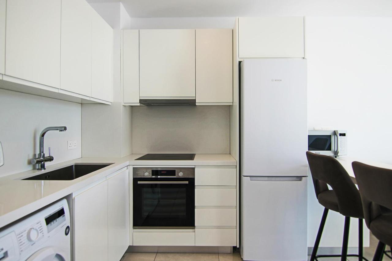 Apartamento Phaedrus Living - Seaside Executive Flat Harbour 203 Paphos Exterior foto