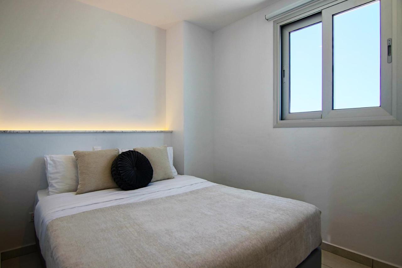 Apartamento Phaedrus Living - Seaside Executive Flat Harbour 203 Paphos Exterior foto