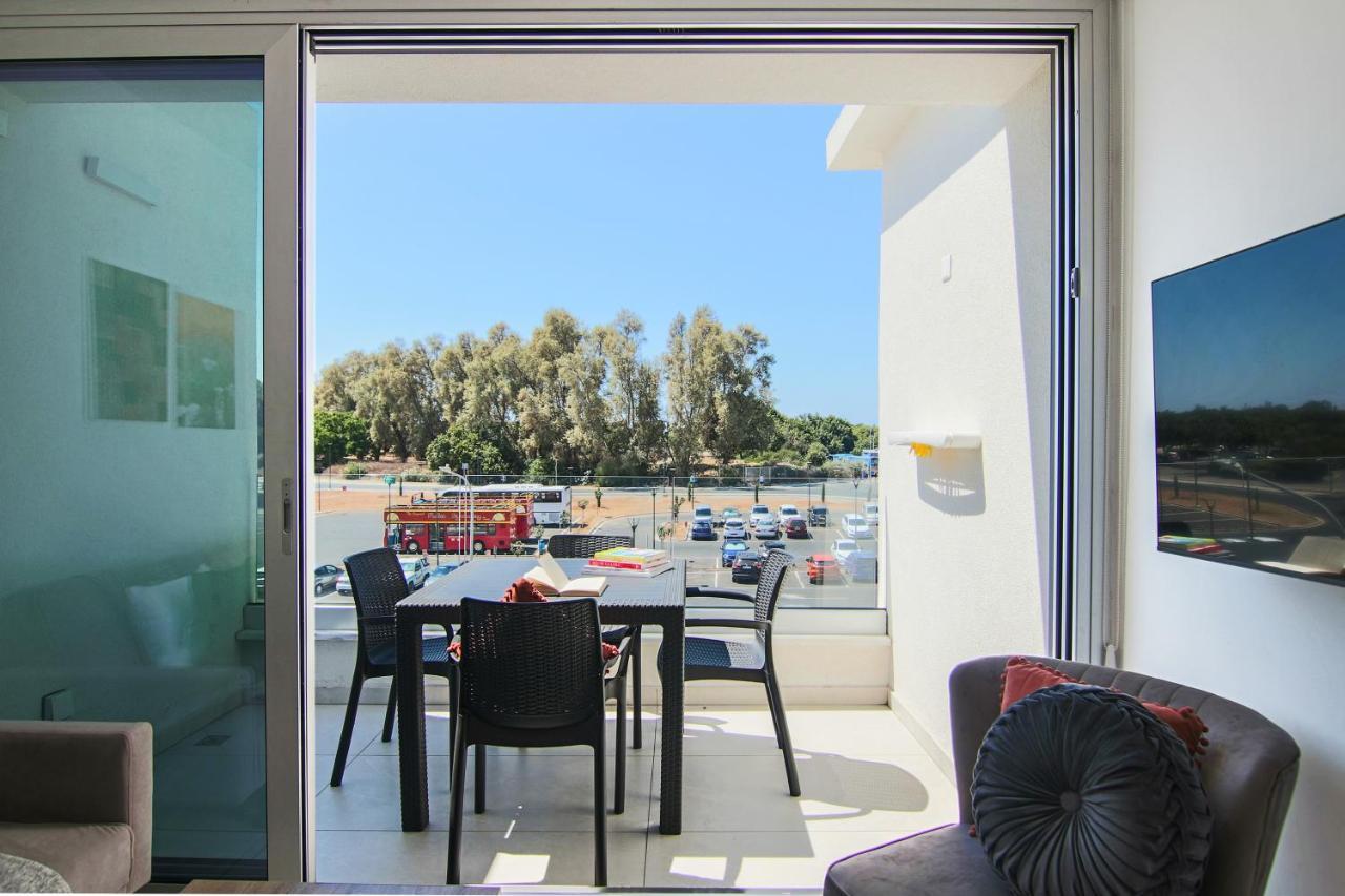 Apartamento Phaedrus Living - Seaside Executive Flat Harbour 203 Paphos Exterior foto