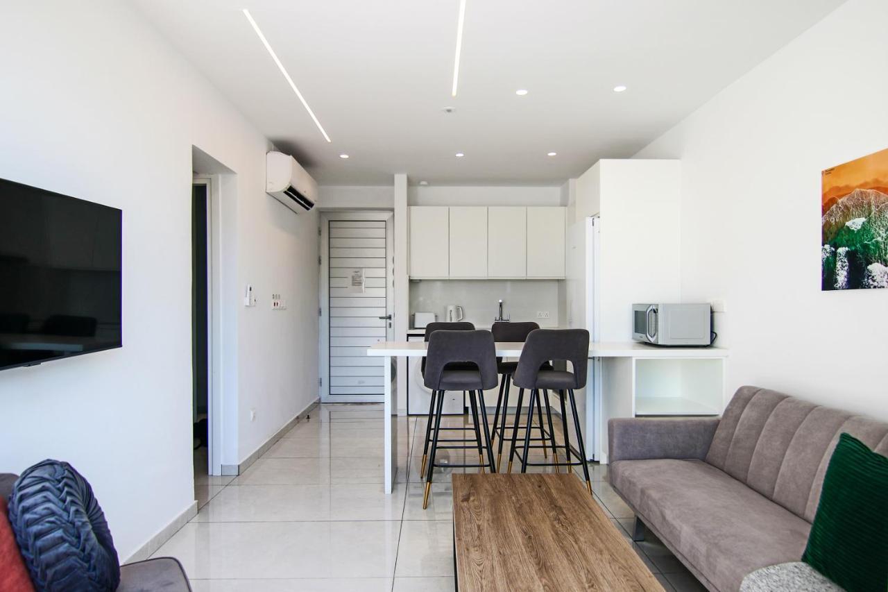 Apartamento Phaedrus Living - Seaside Executive Flat Harbour 203 Paphos Exterior foto